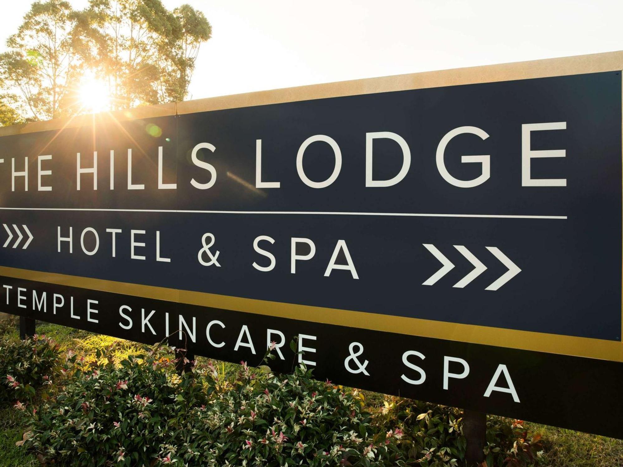 Peppers The Hills Lodge Castle Hill Exterior foto