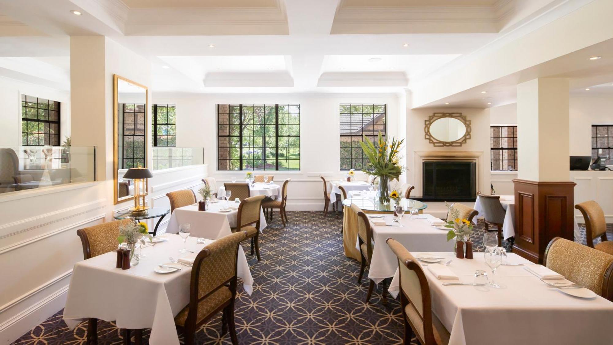 Peppers The Hills Lodge Castle Hill Exterior foto